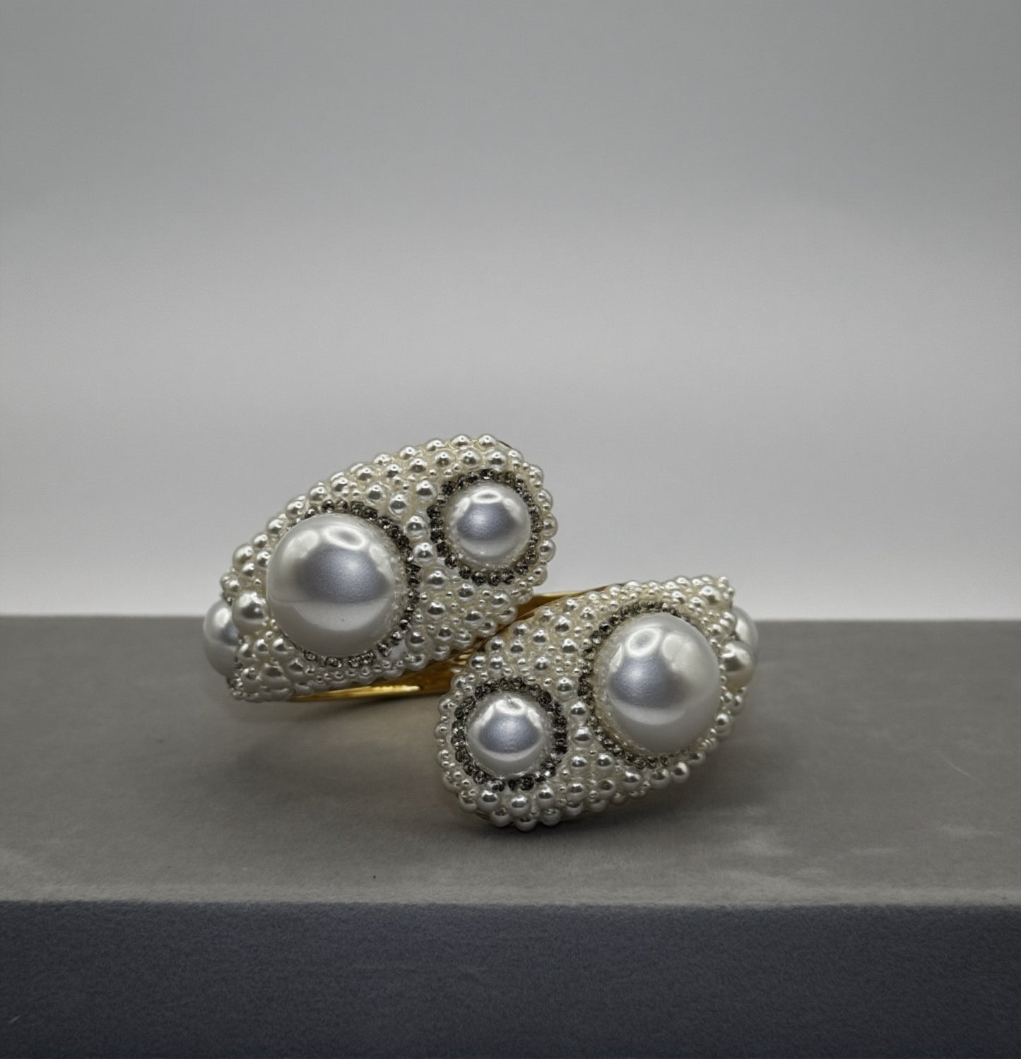Regal Pearl & Gold Statement Set