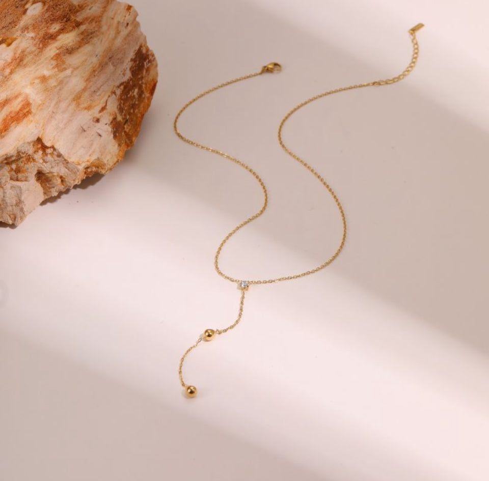 Minimalist Drop Pendant Necklace – Silver or Gold