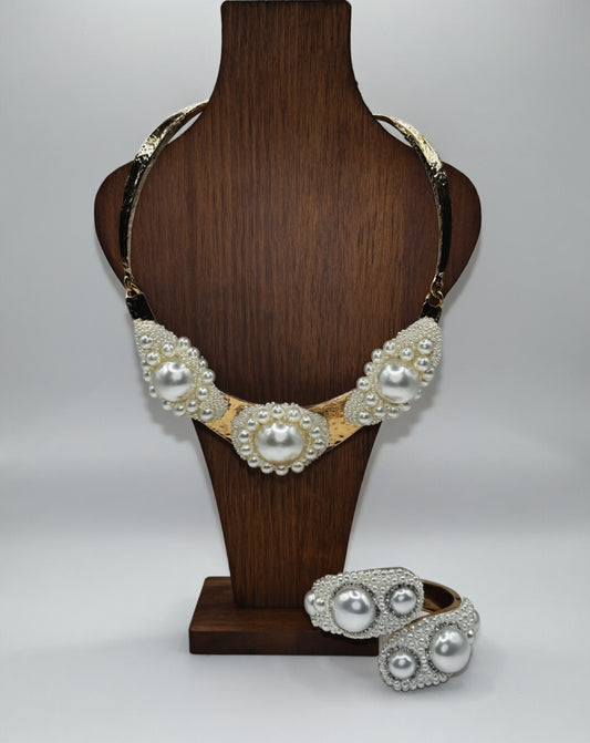 Regal Pearl & Gold Statement Set