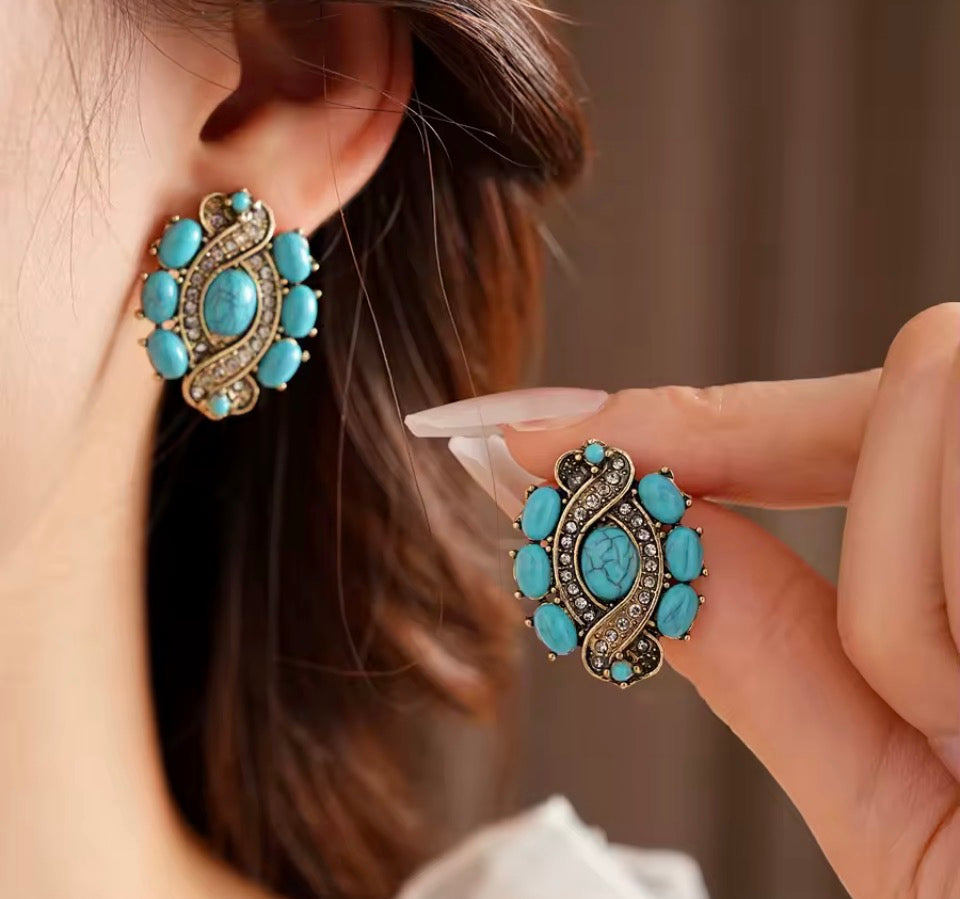 Azure Heirloom Vintage Jewelry Set