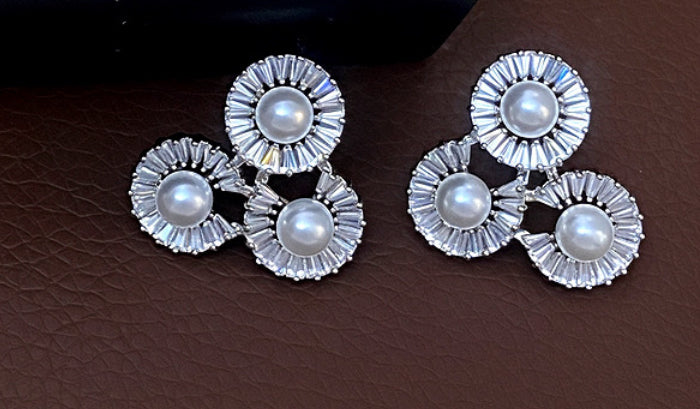 Lunar Radiance Pearl Drops