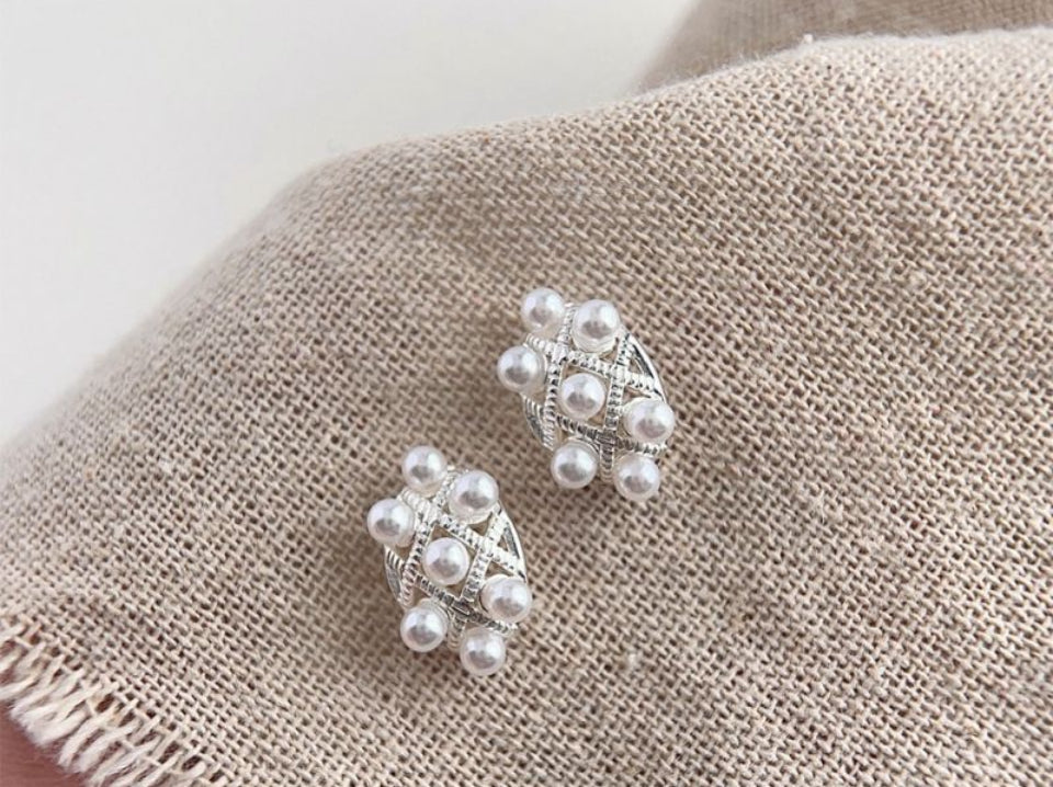 Lattice Pearl Cluster Earrings