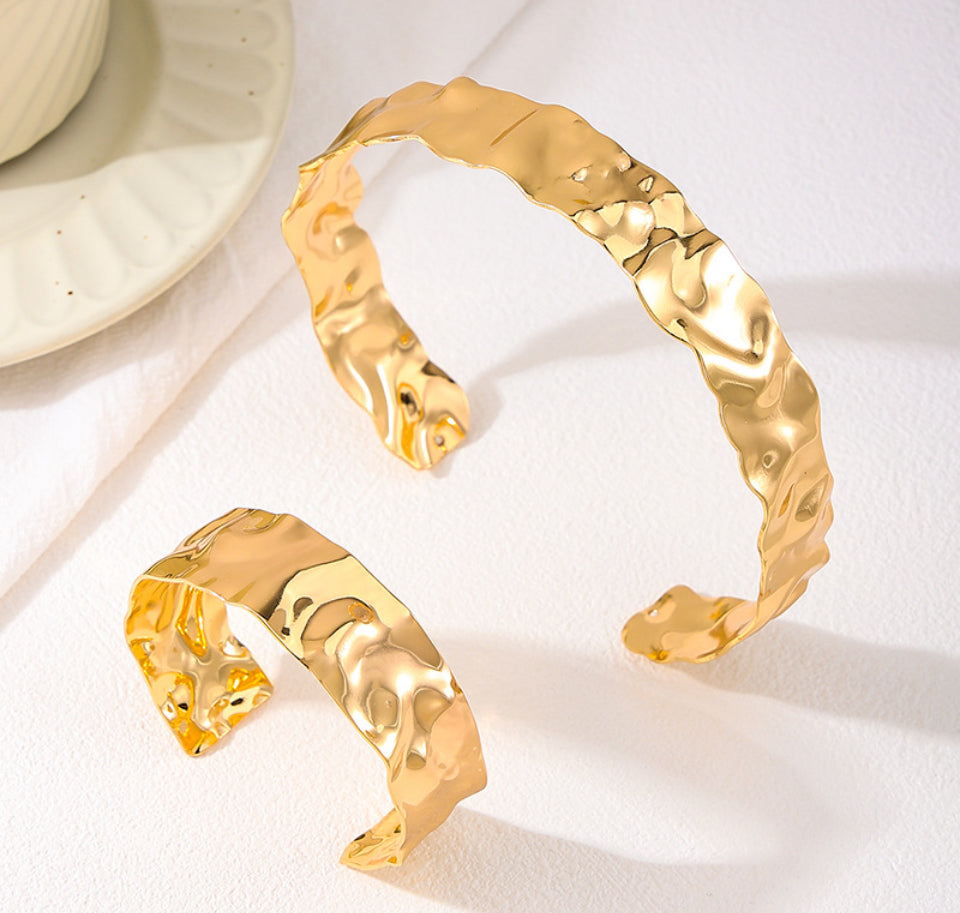 Hammered Gold Necklace Set