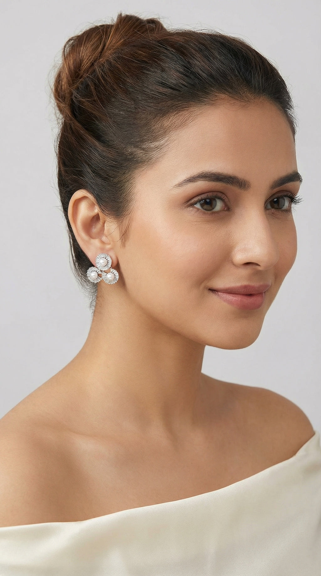 Lunar Radiance Pearl Drops